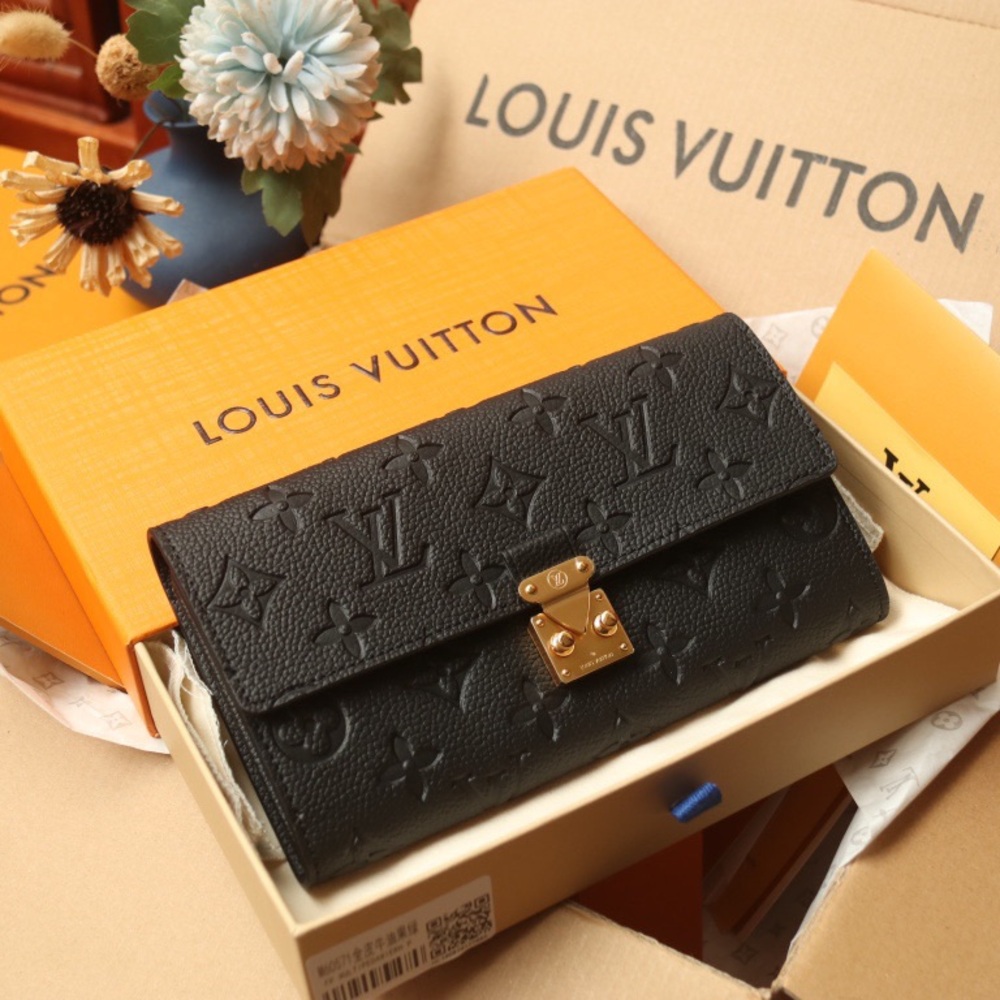 Louis Vuitton Women's Wallets